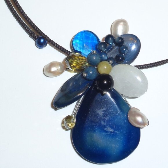 Vintage Choker Necklace Lot - Gold Tone Metal Wire & Blue Flower Necklaces - Picture 3 of 5